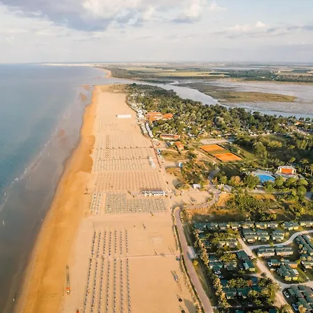 Relaxing With Side Sea View Апартаменти Бібіоне